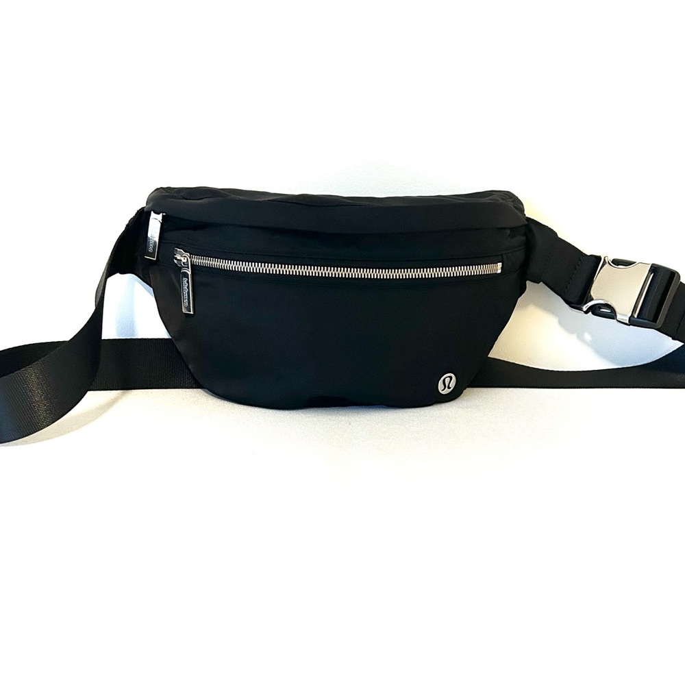 Lululemon Black Large Crossbody Bag - great condition!